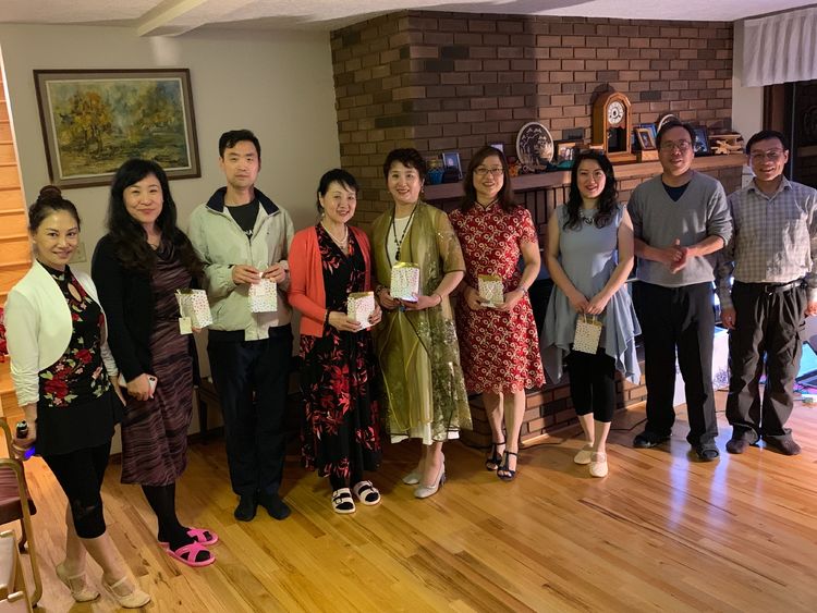 2019年3月29日，采薇居，晚会。左起：卫九如，冯玉，汶成，燕茹，李影，莫青，竹笛，和平岛，王志力。