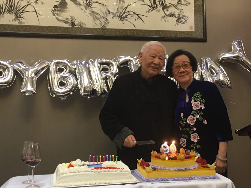 洛夫先生与陈琼芳师母，现实版的三生三世，甜蜜如生日蛋糕。