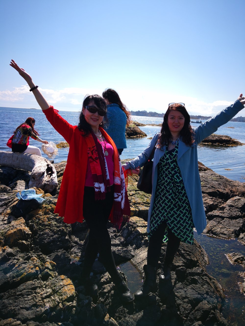 2019年3月30日下午，牛角公园（Cattle Point）。左起：卫九如（后），艳茹，冯玉（后），竹笛。