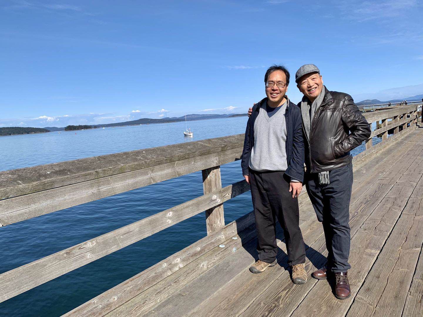 2019年3月29日下午，悉尼镇的码头木桥。和平岛（左），沈家庄。