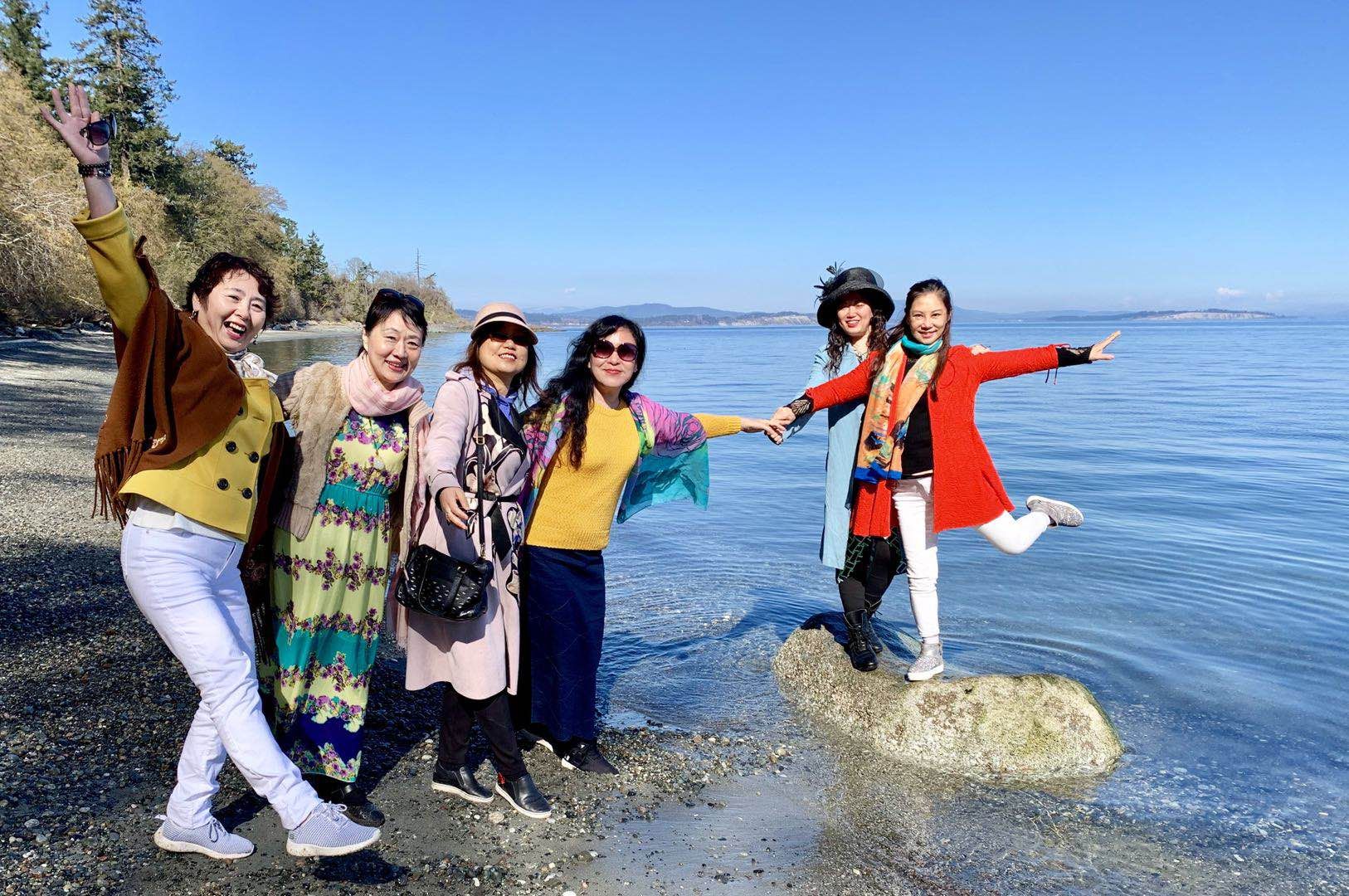 2019年3月30日上午，Balmacarra海边公园。群燕的喋喋。左起：李影，燕茹，莫青，冯玉，竹笛，卫九如。