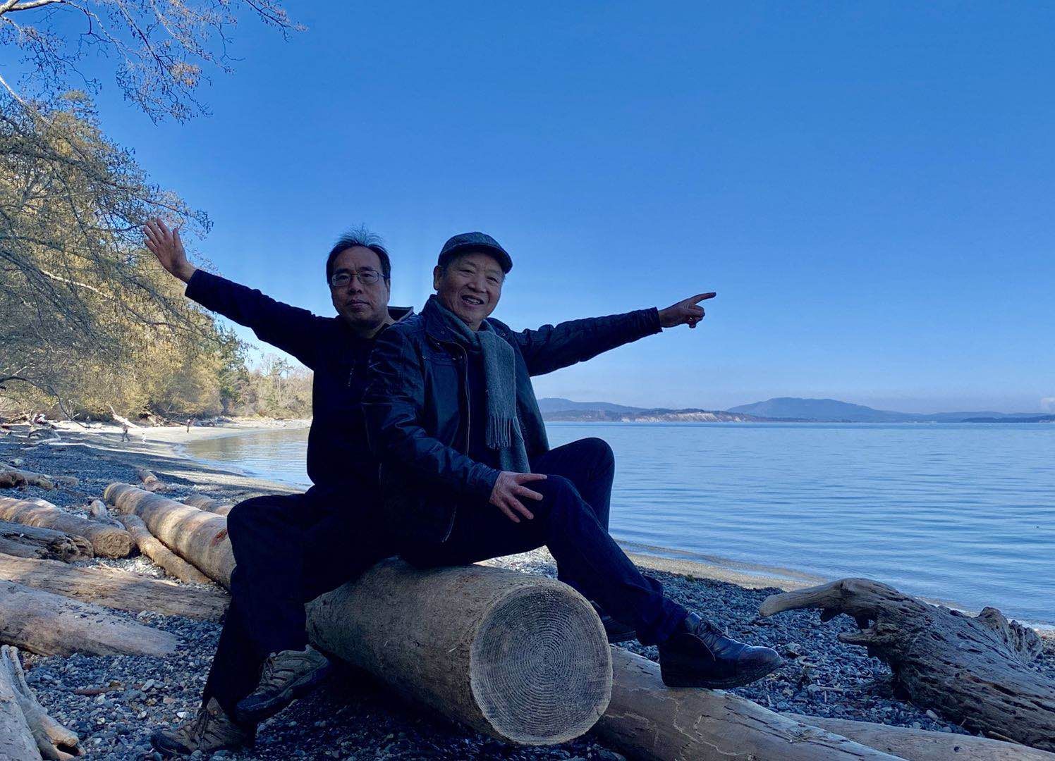 2019年3月30日上午，Balmacarra海边公园。酷爷。左起：和平岛，漂木，沈家庄。