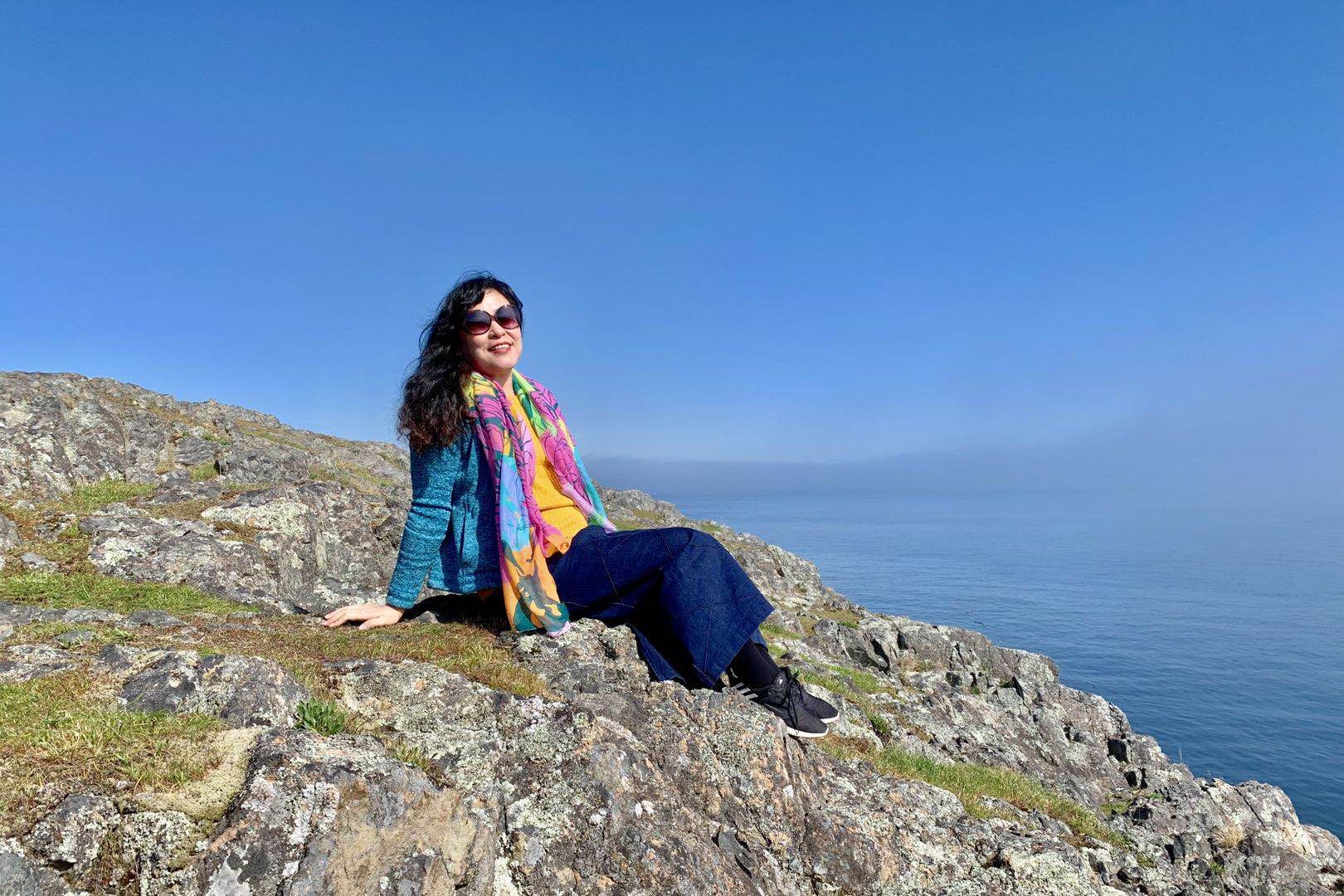 2019年3月30日上午，Glencoe Cove - Kwatsech公园。就这样阳光妩媚地与蓝天，大海，悬崖，大地，融为一体，冯玉。