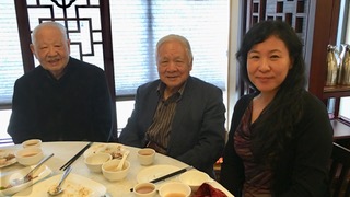 2016年9月，在“白昼之月”诗歌大赛评选工作会后留影。